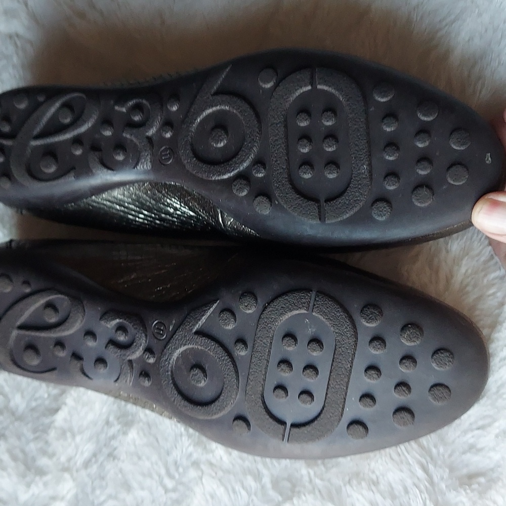 e360 leather metallic flat size 11 excellent condition - Picture 2 of 6